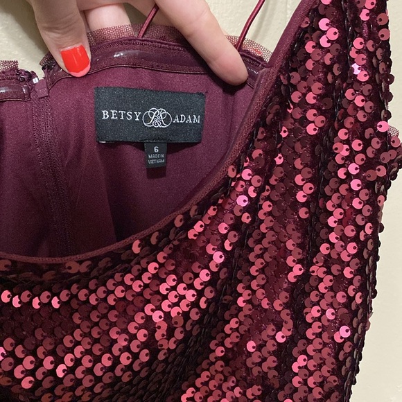 Gorgeous Sequin Cocktail Dress · Betsy & Adam, Size 6 - Picture 6 of 6